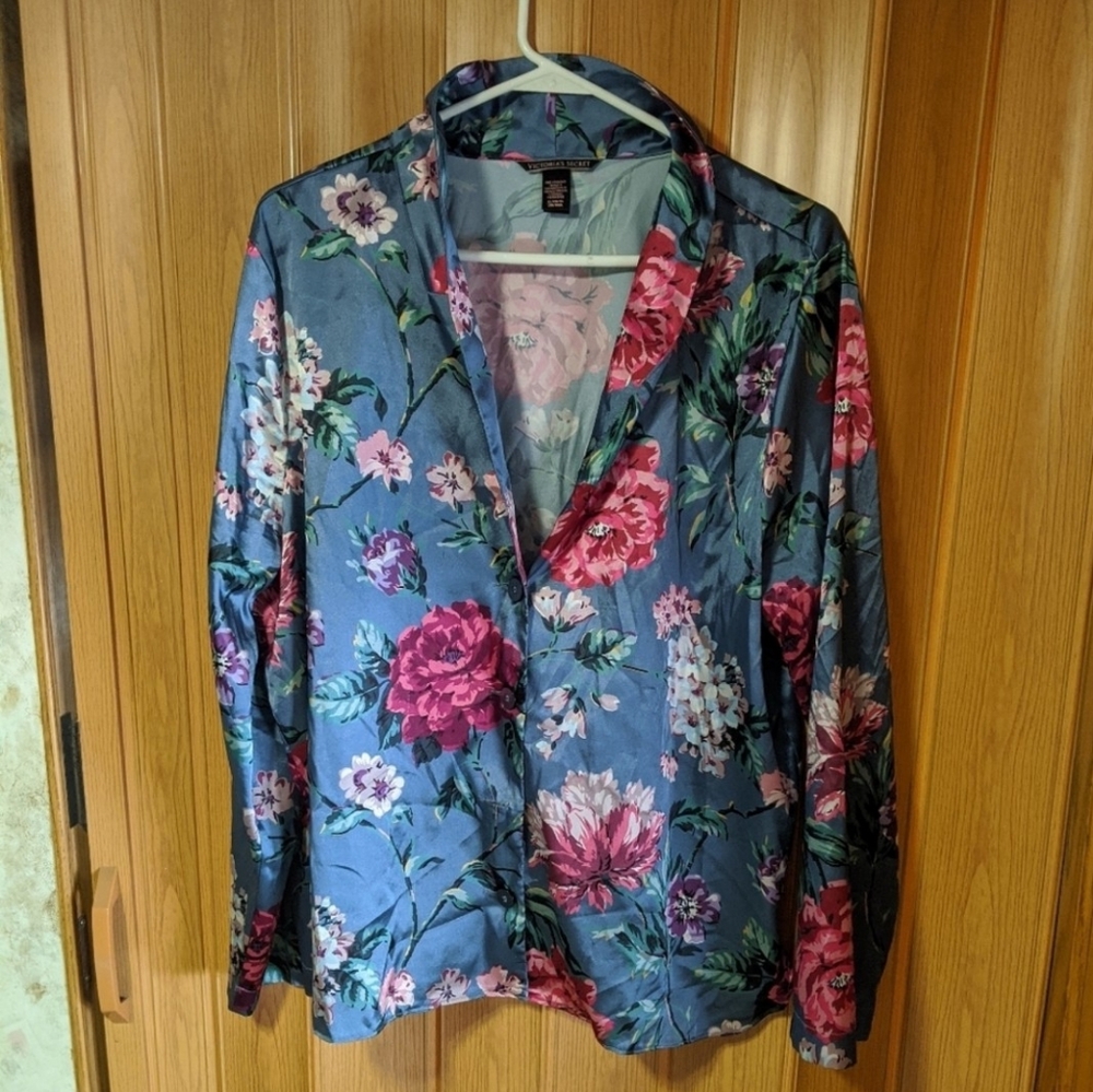 Women's long sleeve blouse
